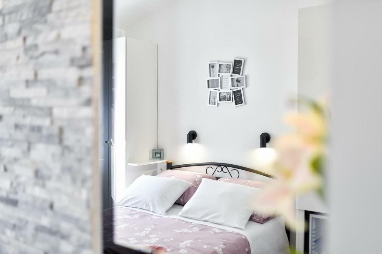 זאדאר Apartments And Rooms Nekic מראה חיצוני תמונה