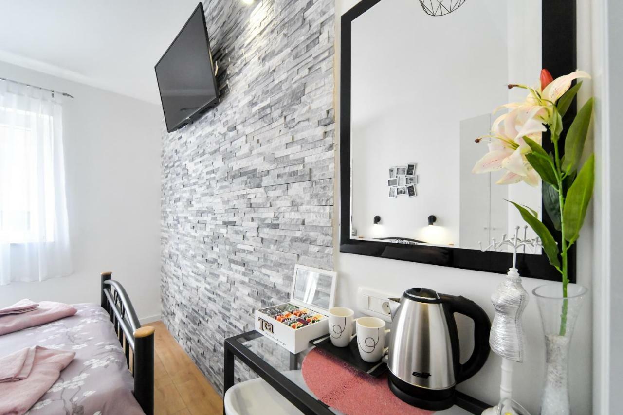 זאדאר Apartments And Rooms Nekic מראה חיצוני תמונה