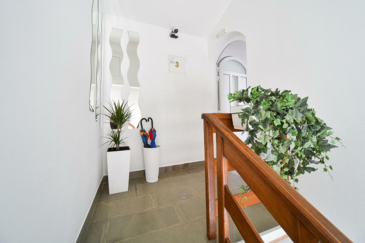 זאדאר Apartments And Rooms Nekic מראה חיצוני תמונה