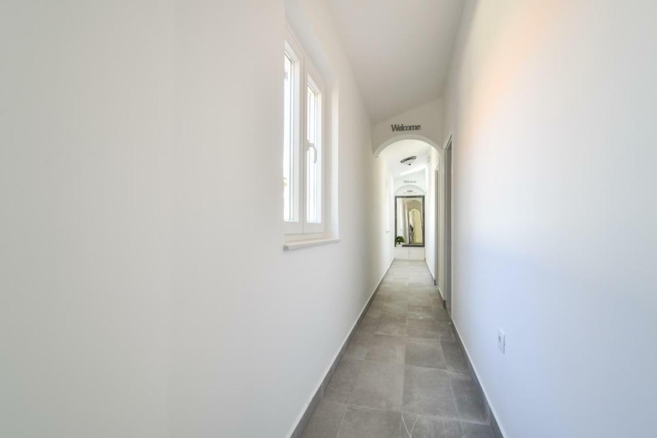 זאדאר Apartments And Rooms Nekic מראה חיצוני תמונה
